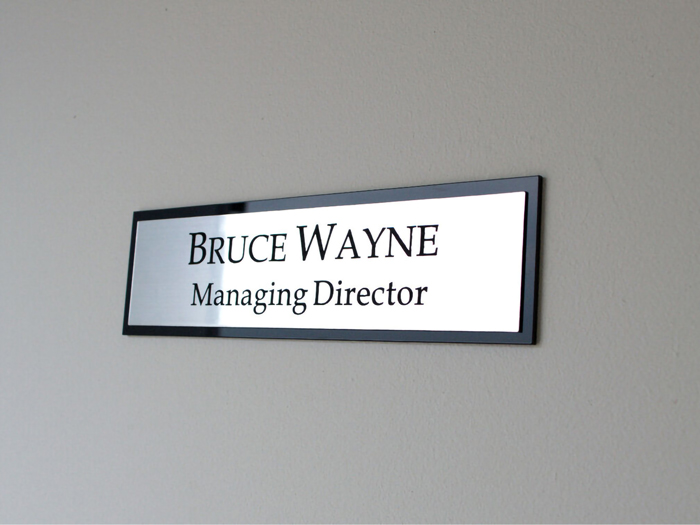 Name Plate Direcor