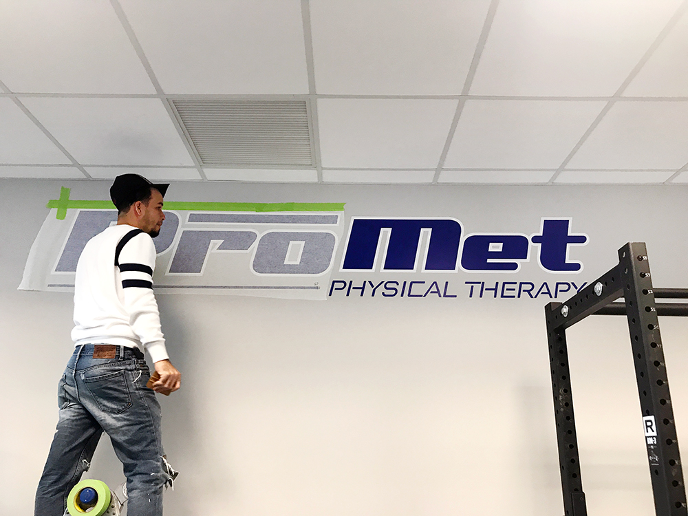 Decal Installation Vehicle, Windows And Wall Decals Installation BK