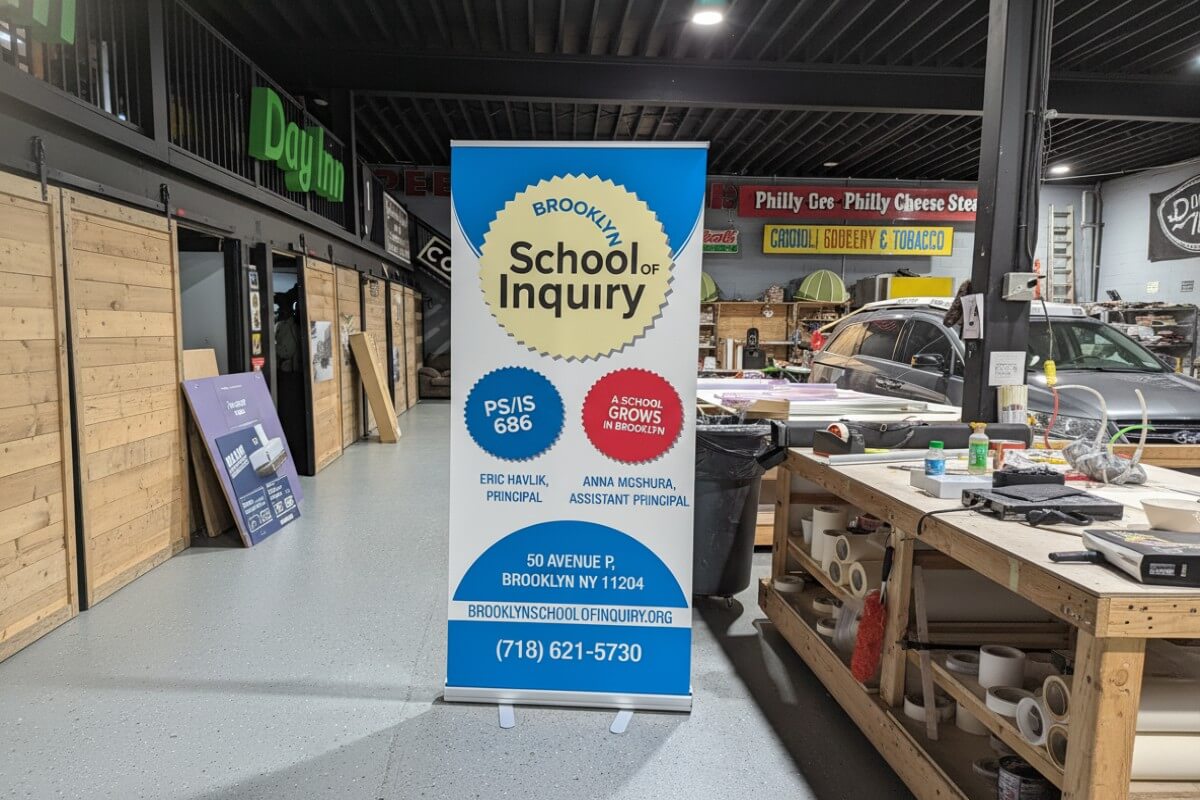 custom stand display banner